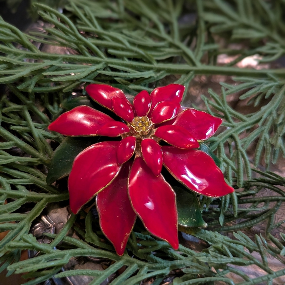 Vintage gold enamel poinsettia pin brooch
